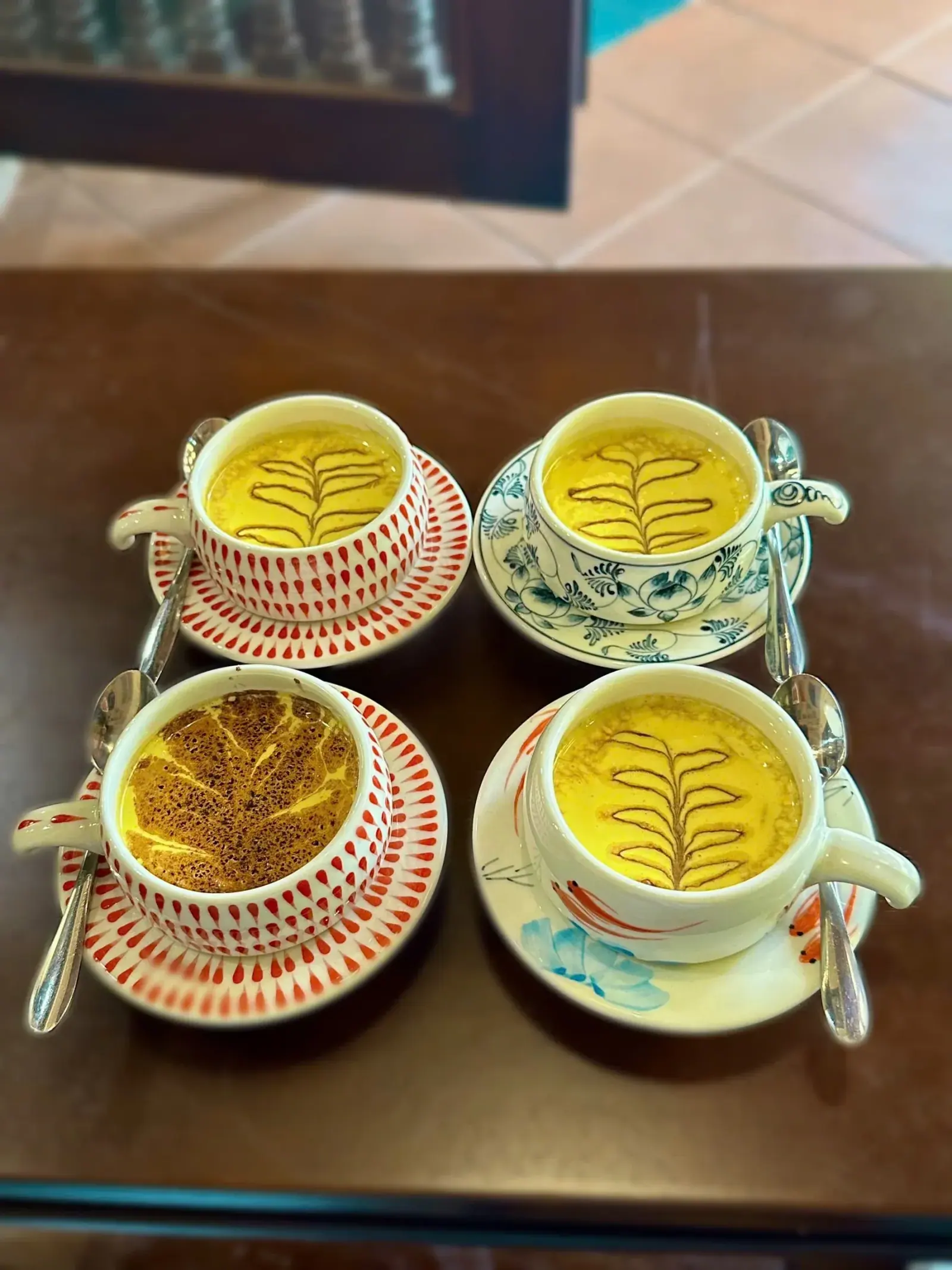 Những ly cà phê trứng vừa pha xong