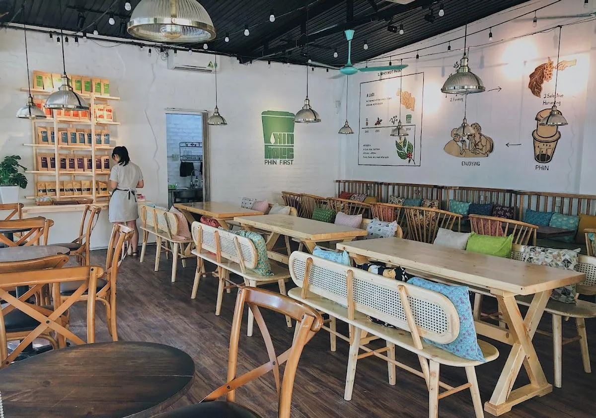PhinHolic | A Cozy Coffee Haven in Huế with Exquisite Brews
